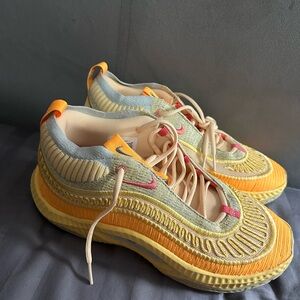 Cosmic unity 3 ‘The hive’